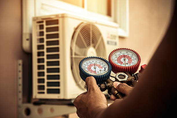 Professional Hvac technician working in Wakefield, VA